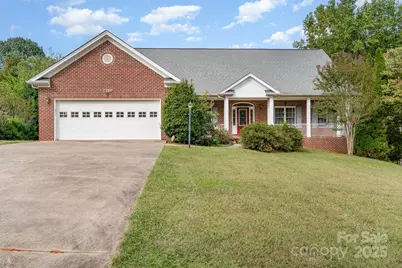 640 40th Avenue Lane NW, Hickory, NC 28601 - Photo 1