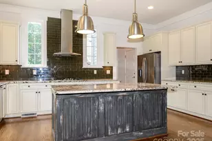 633 Ideal Way, Charlotte, NC 28203 - Photo 16