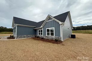 426 E 10th St, Oakboro, NC 28129 - Photo 2