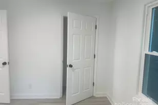 621 E Sharpe St, Statesville, NC 28677 - Photo 12