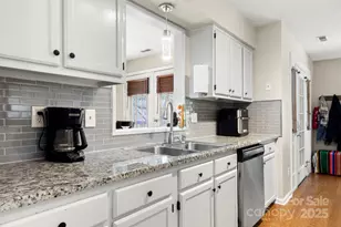 6535 Lantern Ct, Charlotte, NC 28227 - Photo 12