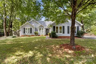 6535 Lantern Ct, Charlotte, NC 28227 - Photo 2