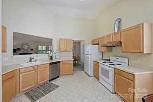 8612 Cedardale Ridge Ct, Charlotte, NC 28269 - Photo 2