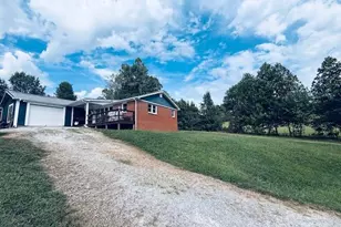 54 Dee Cable Dr, Marion, NC 28752 - Photo 2