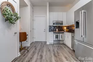 525 E 6th St, Charlotte, NC 28202 - Photo 4