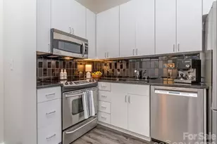 525 E 6th St, Charlotte, NC 28202 - Photo 6