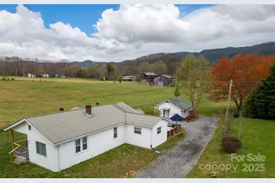 626 Fairview Loop, Hot Springs, NC 28743 - Photo 2