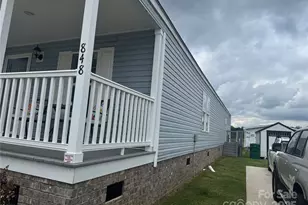 848 Lookout Dr, Spartanburg, SC 29306 - Photo 2