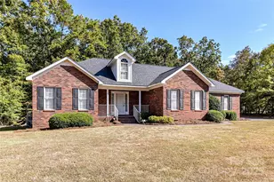 410 W Elm St, Wingate, NC 28174 - Photo 2