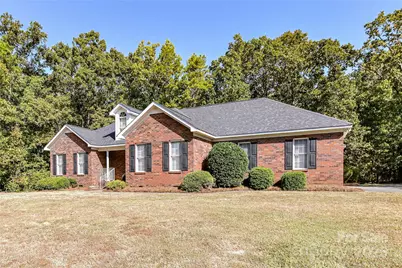 410 W Elm Street, Wingate, NC 28174 - Photo 4