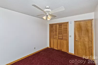 2431 W Cumming Woods Lane, Hendersonville, NC 28739 - Photo 34