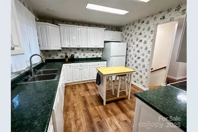 3238 Debbie Drive, Hendersonville, NC 28791 - Photo 10