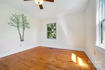 392 Old Hendersonville Highway, Brevard, NC 28712 - Photo 18