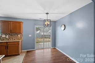 7117 Angela Marie Ct, Charlotte, NC 28215 - Photo 4