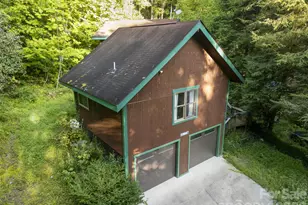 70 Stonegate Trl, Leicester, NC 28748 - Photo 2