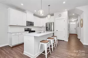 9521 Munsing Dr, Charlotte, NC 28269 - Photo 6