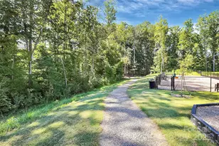 9521 Munsing Dr, Charlotte, NC 28269 - Photo 34