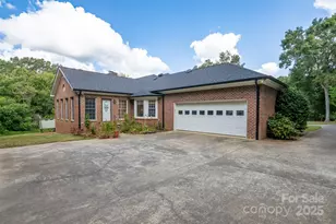 124 Windsor Greene Dr, Monroe, NC 28110 - Photo 2