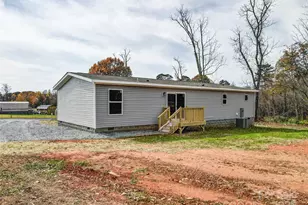 516 Lake Mullis Rd, Harmony, NC 28634 - Photo 24