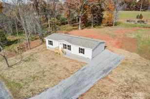 516 Lake Mullis Rd, Harmony, NC 28634 - Photo 1