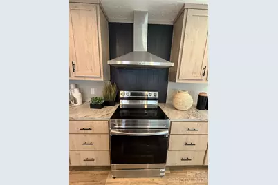 516 Lake Mullis Road, Harmony, NC 28634 - Photo 6