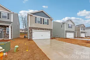 608 13th Ave Dr NE, Hickory, NC 28601 - Photo 2