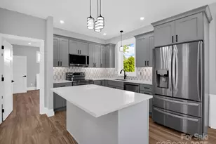 1 Pinnacle Vw Rd, Asheville, NC 28803 - Photo 4