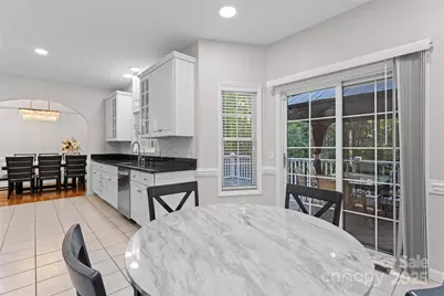 220 35th Avenue NE, Hickory, NC 28601 - Photo 8