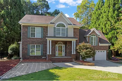220 35th Avenue NE, Hickory, NC 28601 - Photo 1