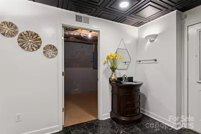 220 35th Avenue NE, Hickory, NC 28601 - Photo 30