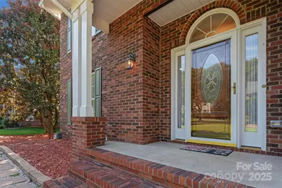 220 35th Avenue NE, Hickory, NC 28601 - Photo 2