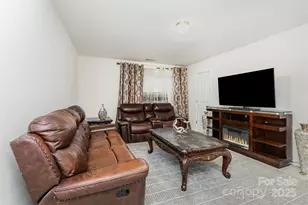 1029 Sundance Dr, Gastonia, NC 28054 - Photo 4