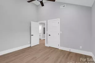 3 Pinnacle Vw Rd, Asheville, NC 28803 - Photo 16