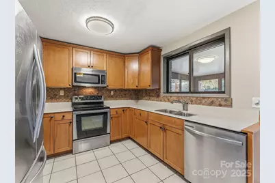 605 Dana Road, Hendersonville, NC 28792 - Photo 16