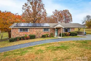 605 Dana Rd, Hendersonville, NC 28792 - Photo 2