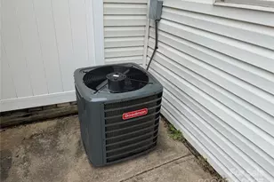 8326 Shinkansen Dr, Charlotte, NC 28213 - Photo 10