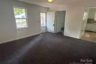 725 Ontario St, Winston Salem, NC 27105 - Photo 2