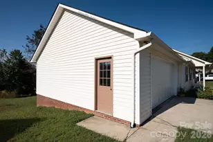 1371 Millrace Dr, Conover, NC 28613 - Photo 32