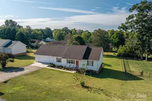 1371 Millrace Dr, Conover, NC 28613 - Photo 2