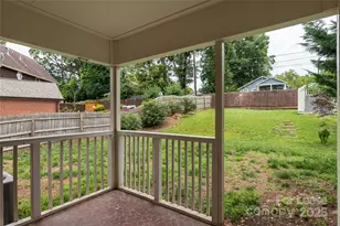 550 W Kingston Ave, Charlotte, NC 28203 - Photo 16