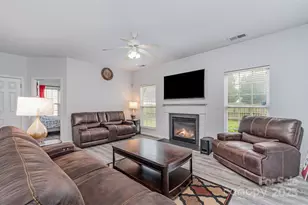 2823 Oakdale Pasture Dr, Charlotte, NC 28216 - Photo 8