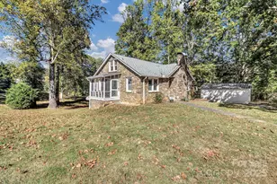 14 Mineral Springs Rd, Asheville, NC 28805 - Photo 4