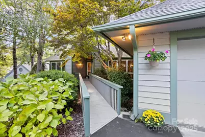 128 Forest View Drive, Flat Rock, NC 28731 - Photo 2