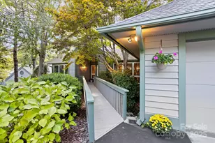 128 Forest View Dr, Flat Rock, NC 28731 - Photo 2