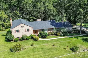 234 Edgewood Dr, Statesville, NC 28625 - Photo 2