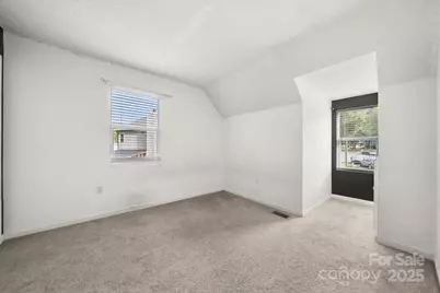 11601 Calgary Drive, Charlotte, NC 28215 - Photo 14