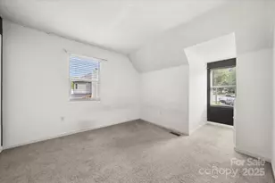 11601 Calgary Dr, Charlotte, NC 28215 - Photo 14