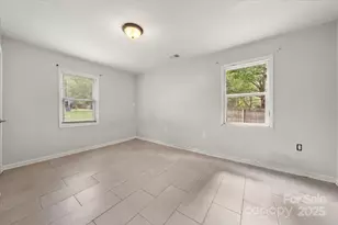 11601 Calgary Dr, Charlotte, NC 28215 - Photo 12