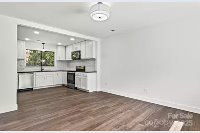 9235 Edgevale Drive, Charlotte, NC 28216 - Photo 8