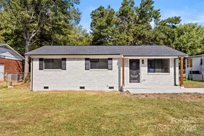 9235 Edgevale Drive, Charlotte, NC 28216 - Photo 2